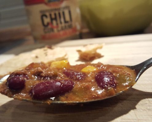 Löffel mit Chili con Carne