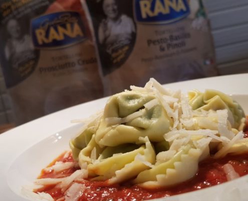 Tortellini und Tortelloni auf Pecorinosauce